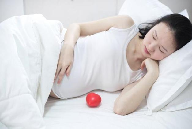 准妈妈显怀太早可能存在危险，了解原因后，保证自己安全地显怀