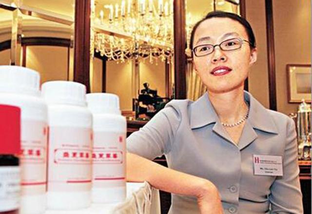 四川辣妹靠香精成西藏女首富，身价315亿登榜，总部在哪无人知晓