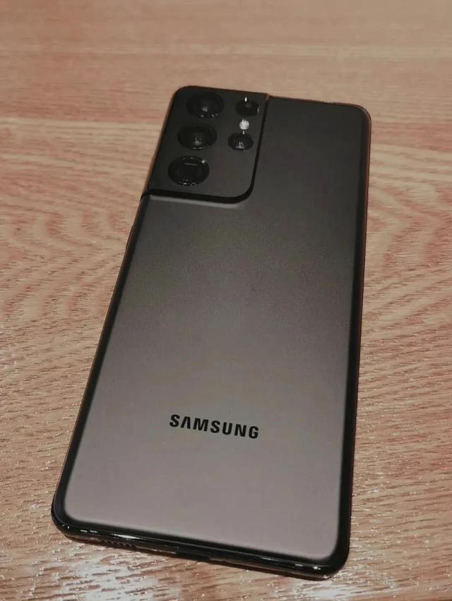 一加10pro被曝光！疑似三星设计师跳槽