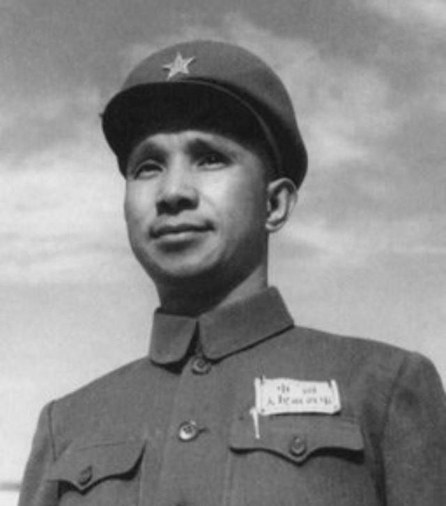 彭德怀回国，邓华请求粟裕接任朝鲜战场总指挥，毛主席为何拒绝？