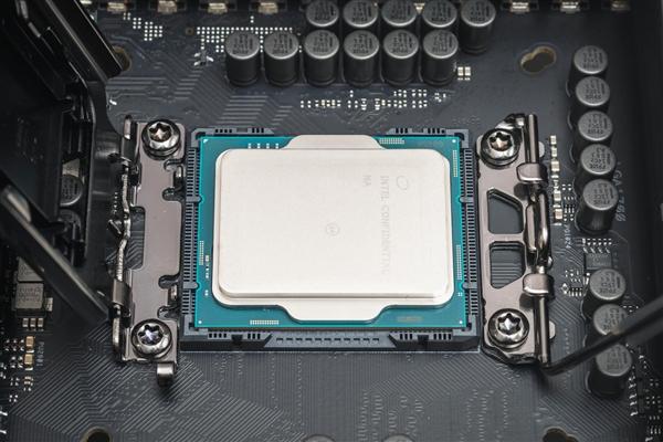 重夺性能宝座，Intel i9-12900K深度测试报告，锐龙亚历山大
