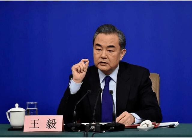 中美罗马会谈，王毅对阵布林肯，3个细节值得玩味