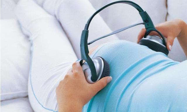 子女的成长成才，来自言语的教导，或者以身作则开始