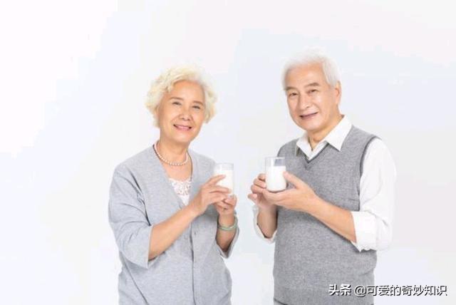 中年人容易缺钙，这4种食物补钙比较好，条件允许的话，可换着吃