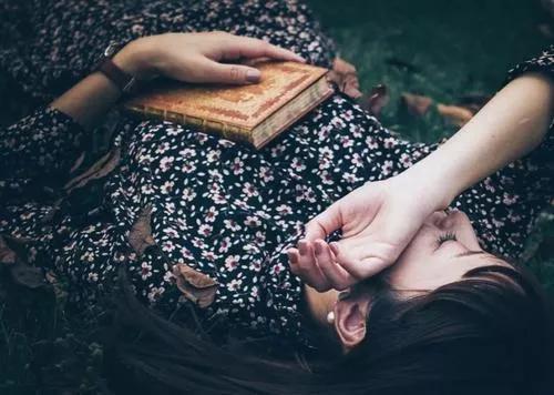 到处宣扬我的隐私，毁我一生幸福，母亲，你到底爱不爱我？