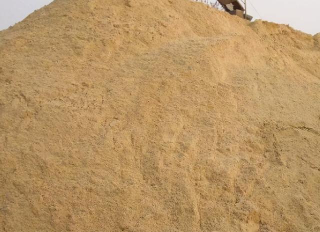 4吨1立方中粗砂=1.5-1.6吨1立方粗砂=1.65吨1立方水泥=1.