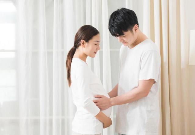 “扎堆怀孕”的女性，是因为沾了“孕气”？老一辈的说法靠谱吗？