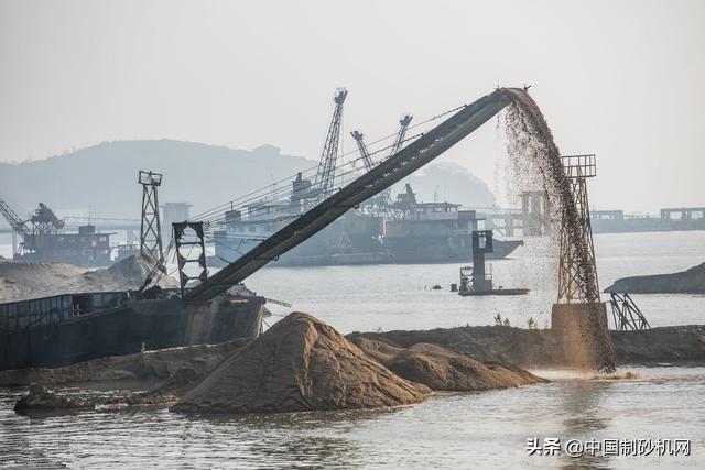 河北振动分选螺旋洗砂机厂家的简单介绍