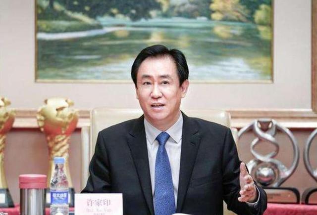 老板娘跑路？恒大爆雷后，才看出许家印和段永平的差距有多大