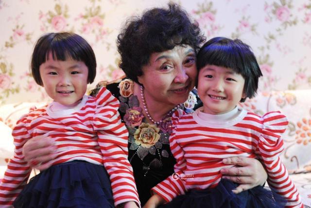 45岁以后再生娃，宝妈过得是什么样的生活？三种完全不同的人生