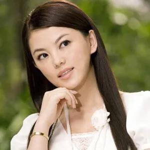 李湘简介:“湖南一姐”李湘，也走到了今天，她可曾后悔