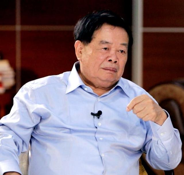 曹德旺：捐款260亿，与美国政府打官司，他凭什么这么狂？