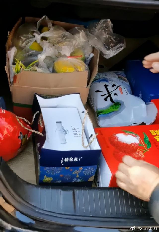 品读 | 箱子再大，也装不下爸妈的爱