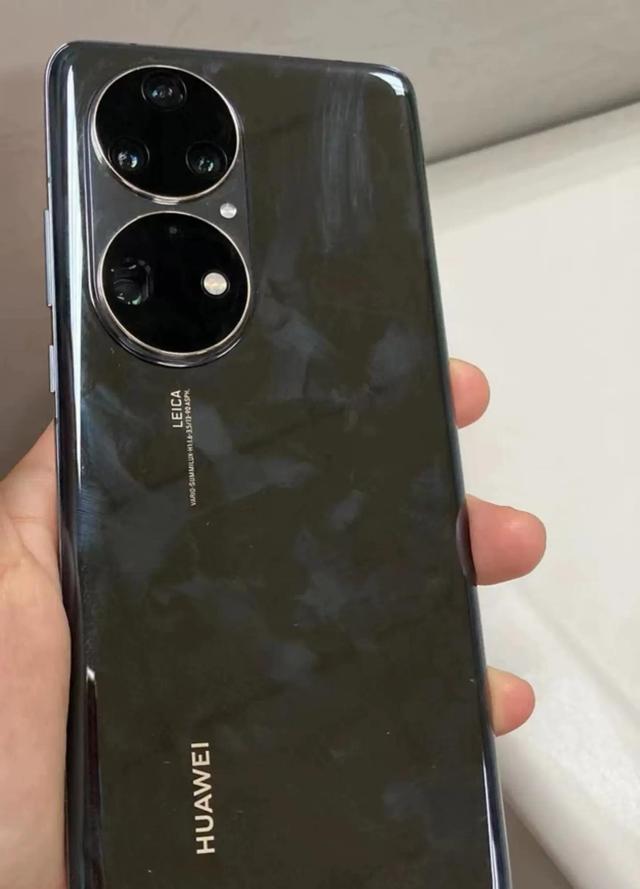 这是我目前最推荐的华为旗舰手机，我为什么选择去年的P40Pro+？