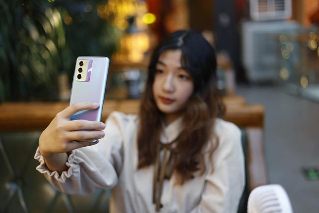 vivo T1评测：骁龙778G+5000mAh组合，重度使用一整天是什么体验？