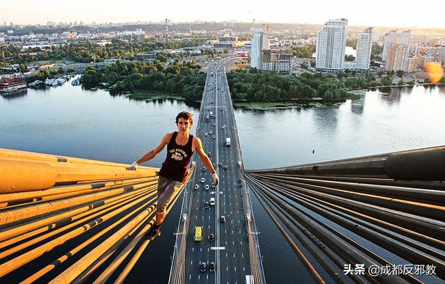 致命的拍摄：印度自拍死亡率全球第一