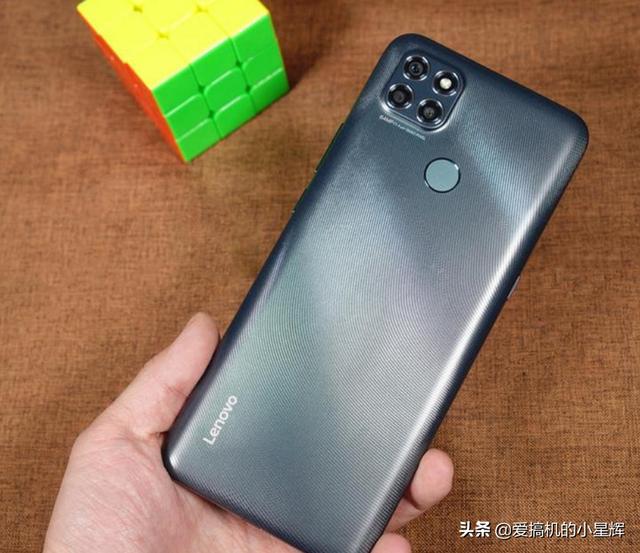 上市一年不到跌至899元，驍龍芯+6000mAh+6400萬三攝，你會買？