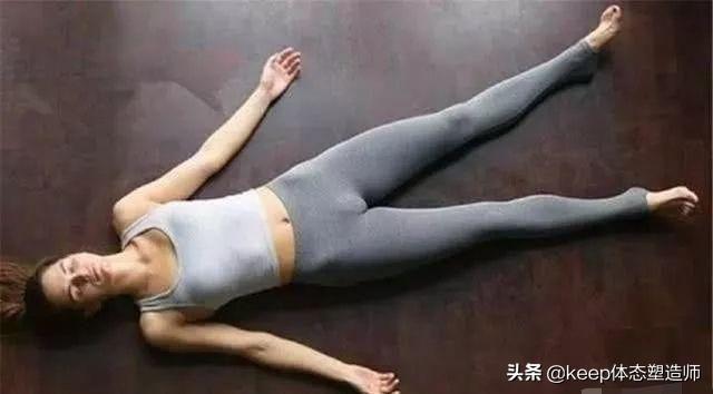 注重保养的女性，睡前都在做这几件事，舒筋活络，安定心神