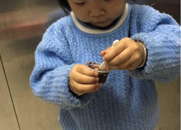 医生呼吁停止食用：比炸鸡还影响发育，提醒宝妈：趁早撤下餐桌