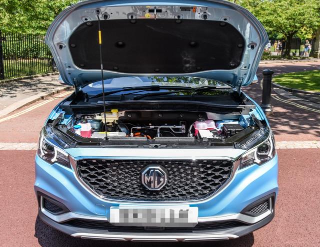 适合城市代步的两款SUV，不仅续航都在300km以上，还有时尚的外观