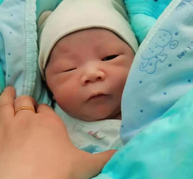 剖腹产是种什么体验？回顾自己从怀孕到剖腹产的经历