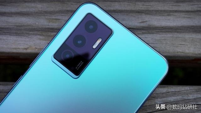 盘点四款中端机型：vivo、荣耀、红米、OPPO在同一平台实现差异化