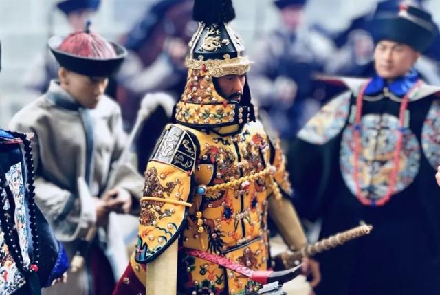 鳌拜手握重兵40万，却为何至死不肯造反？看看他背后的靠山