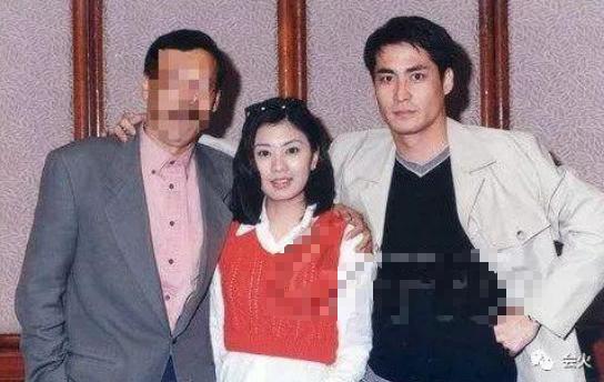 孙志浩:终于和解？贾静雯出席大女儿毕业典礼，离婚9年后与孙志浩同框