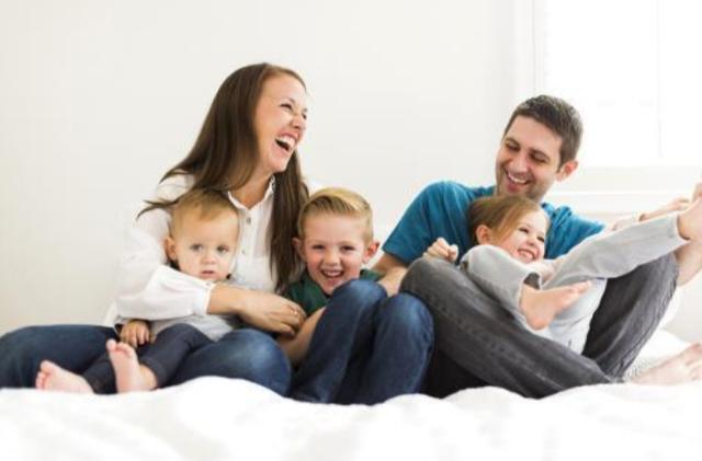 全职三胎妈妈的一天：没有老人帮没请保姆，生病了也只能硬扛