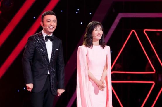 谢娜李湘:两任一姐发展大不同！谢娜登央视，李湘却点赞怼她“疯婆子”博文