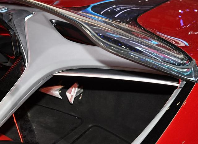 很多车企都意识到要做纯电动跑车，名爵推出Cyberster，快人一步