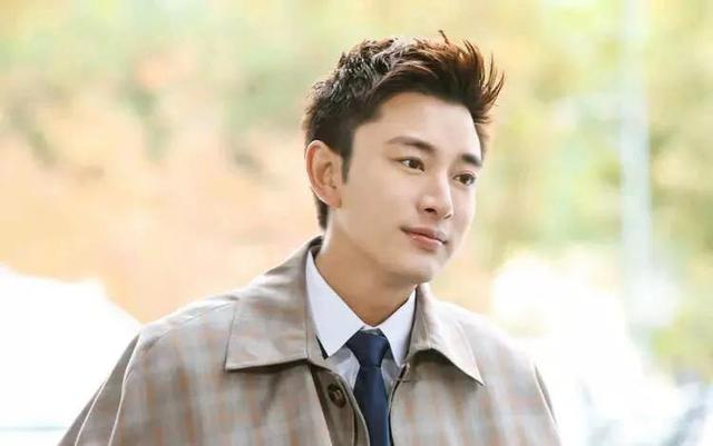 李小璐二胎挽回贾乃亮(贾乃亮李小璐海边度假贾乃亮比心)