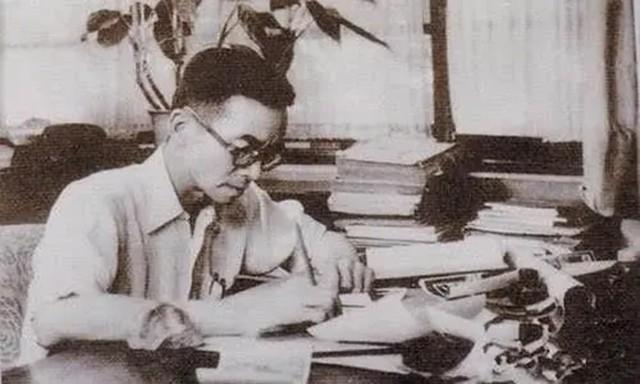 1949年，毛主席当选主席时缺了一票
