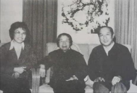 周总理临终前，亲自点名要赵炜前来，这一次是为了他心爱的小超