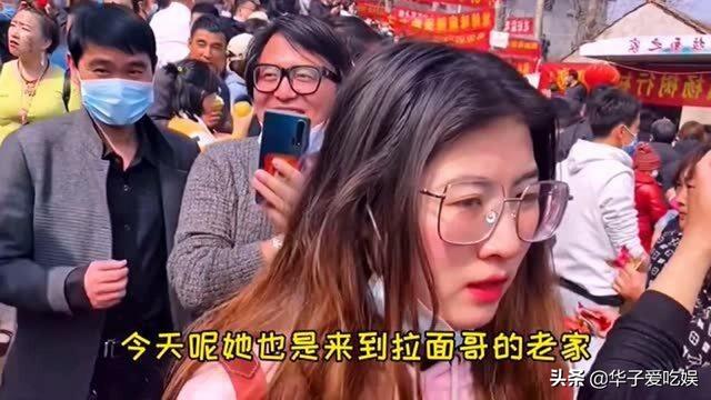 拉面哥涨价引发热议，因为从一开始就是一个误会，他与大衣哥不同