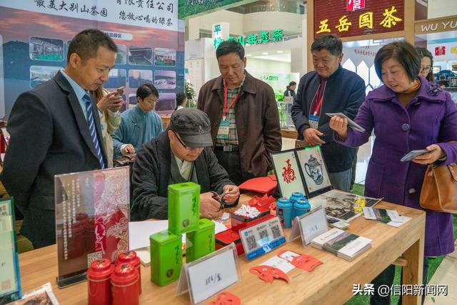 信阳机械展展台设计