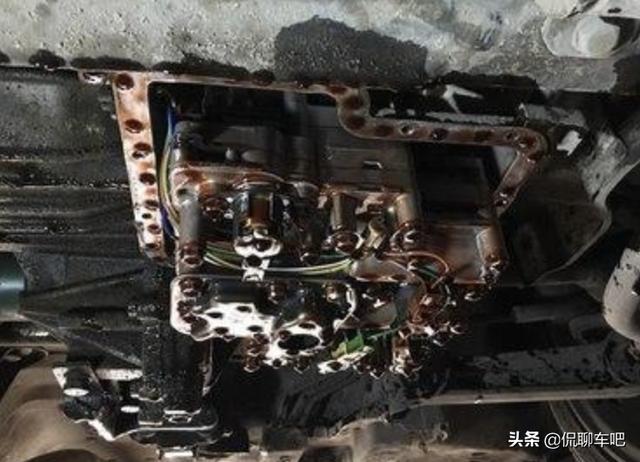 自动变速箱油需要多少公里换(自动变速箱油多少km更换)