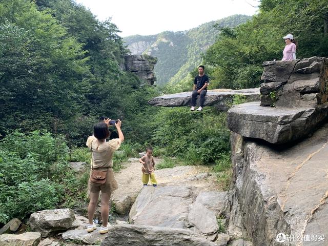 开小奔奔去庐山避暑，38°夏日冻得半路发抖