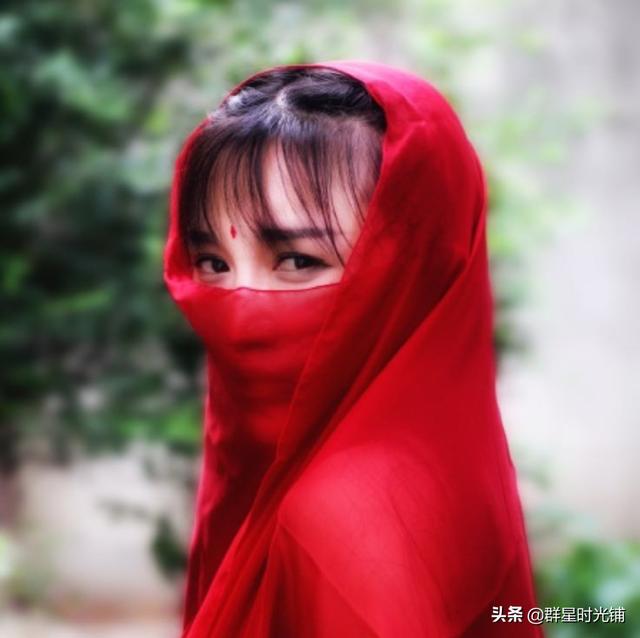 “四大皆空”李亚鹏走田园路线，和李子柒“撞车”，不败怎能完胜