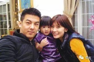 孙志浩:终于和解？贾静雯出席大女儿毕业典礼，离婚9年后与孙志浩同框