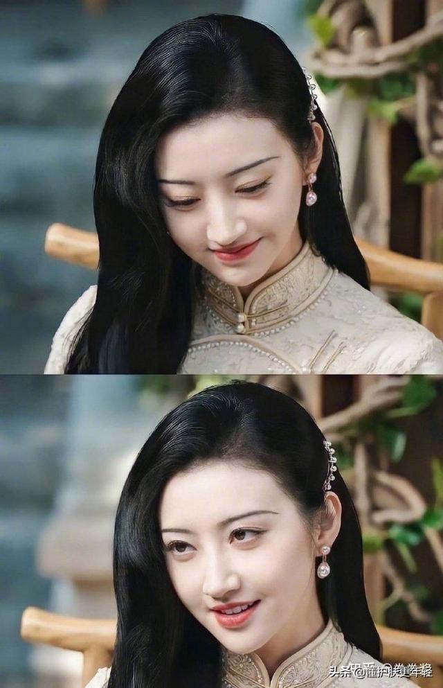 也算小家碧玉 ,很典型的国产古典美人弯细的柳月眉与炯炯有神的大眼睛