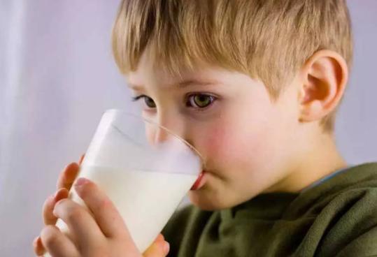 立秋之后，是养骨黄金期？骨科大夫：常吃2种食物，或有助于养骨