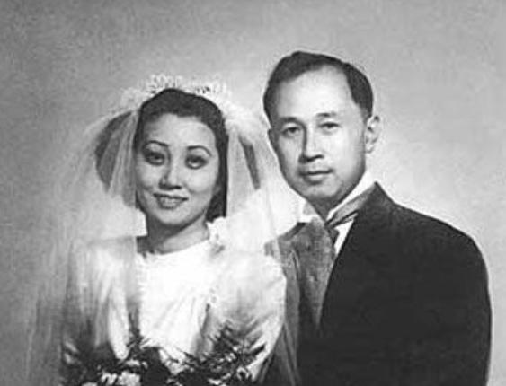 日本护士嫁给中国将军，婚后生下一女家喻户晓，女婿更是举世闻名