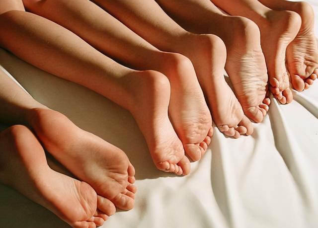 女人寿命长不长，看脚可以知晓吗？你的脚有没有这4个特征呢？