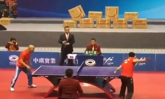 中国乒乓球民间水平如何，国乒一哥遭遇大爷挑战，10秒后全场沸腾