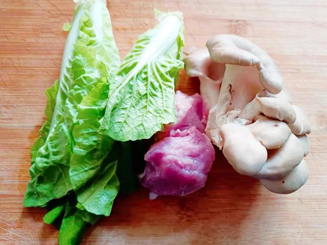 天冷多给孩子吃1碗粥，补充蛋白质和维生素，暖呼呼的好舒服