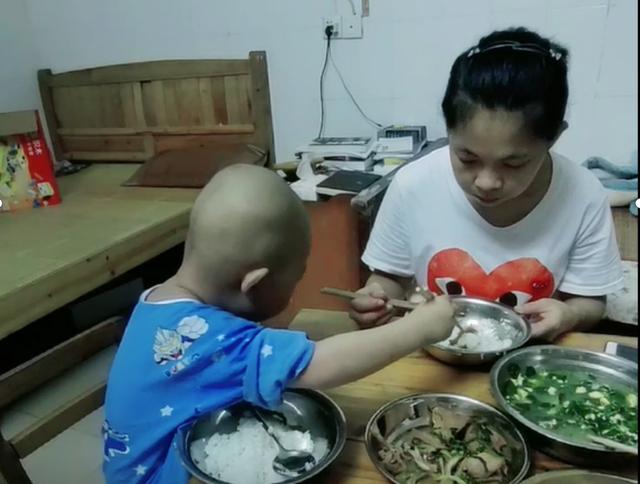 化疗见效慢，广西夫妻带孩子做针灸，结果却不尽人意