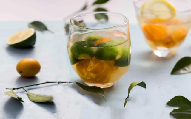 晚餐过后，怎样帮助身体降血脂、控血压？喝这3种水，效果不错