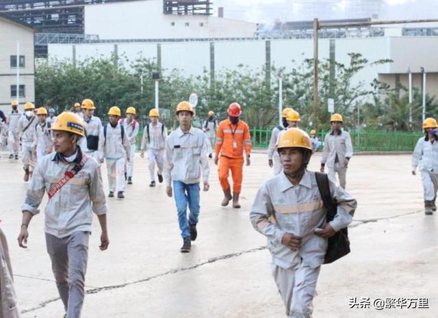 印尼2.68亿人，GDP东南亚第一，普通人一月工资多少钱？