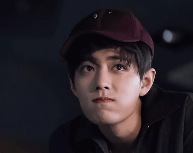 肖战屏保(肖战屏保动态壁纸)